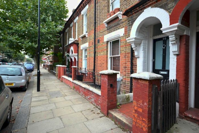 3 Bedroom Cottage To Rent In Lothrop Street, Queens Park, London, W10