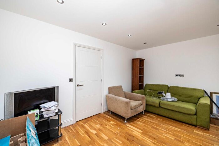4 Bedroom House To Rent In West Street, Faversham, Kent, ME13