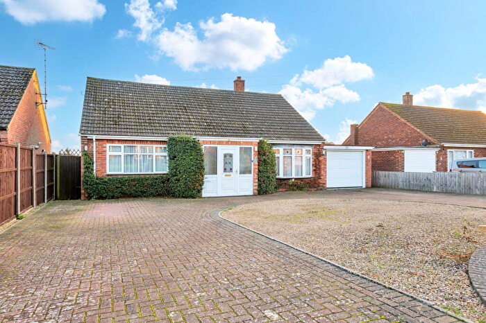 3 Bedroom Detached Bungalow For Sale In Desborough Road, Hartford, Huntingdon, PE29