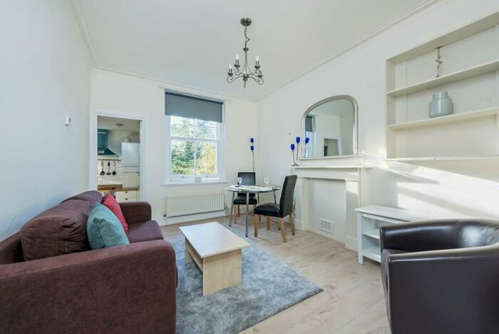 2 Bedroom Flat To Rent In Westgate Terrace Chelsea, SW10