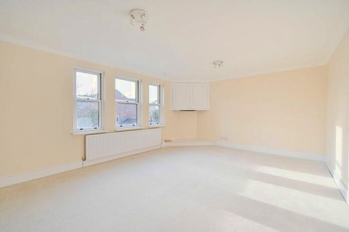 1 Bedroom Flat To Rent In Upper Richmond Road, Putney, London, SW15