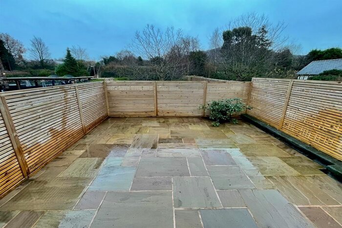 2 Bedroom Flat To Rent In Main Street, Frodsham WA6