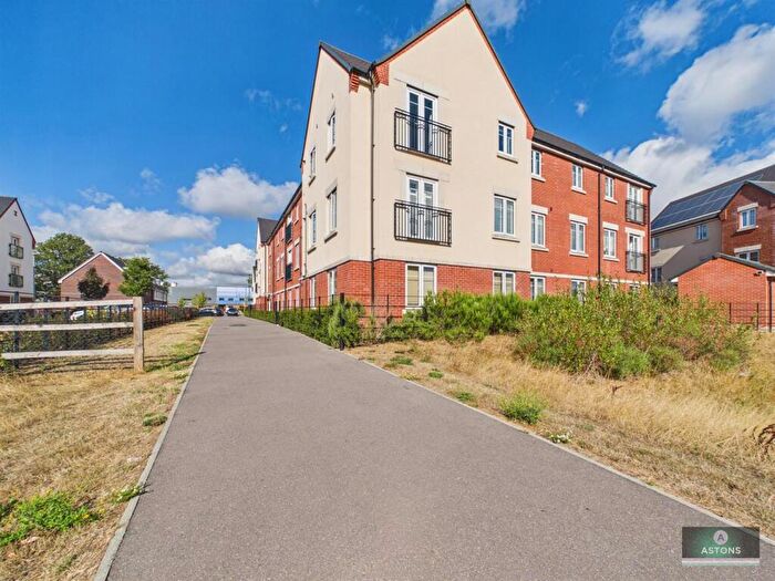 2 Bedroom Flat For Sale In Sangster Close, Crawley, RH10