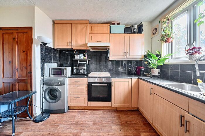 1 Bedroom Flat For Sale In Charles Road, West Ealing, London, W13