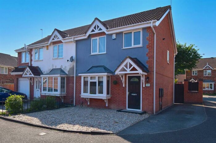 3 Bedroom Semi-Detached House To Rent In Frampton Gardens, Heatherton Village, Derby, DE23