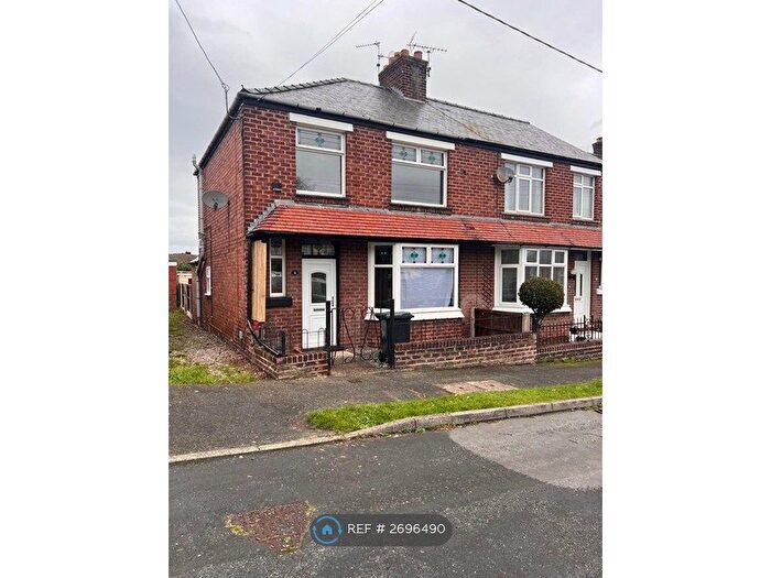 3 Bedroom Semi-Detached House To Rent In Elm Avenue, Flint, CH6