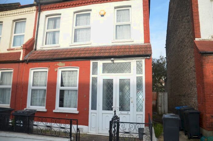 3 Bedroom Terraced House To Rent In Silverleigh Road, Thornton Heath, CR7