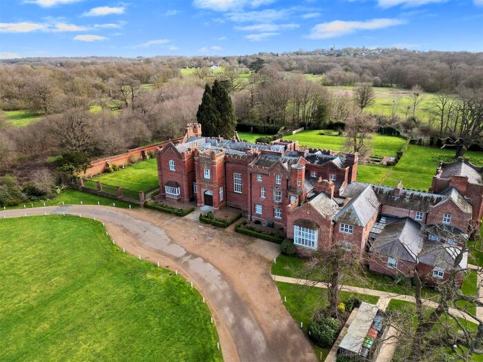 3 Bedroom Flat For Sale In Danbury Palace Drive, Danbury, Chelmsford, CM3