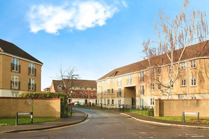 2 Bedroom Flat For Sale In Scholars Walk, Langley, SL3