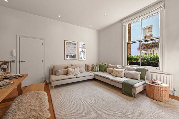 2 Bedroom Flat To Rent In Bingham Place, Marylebone, London, W1U