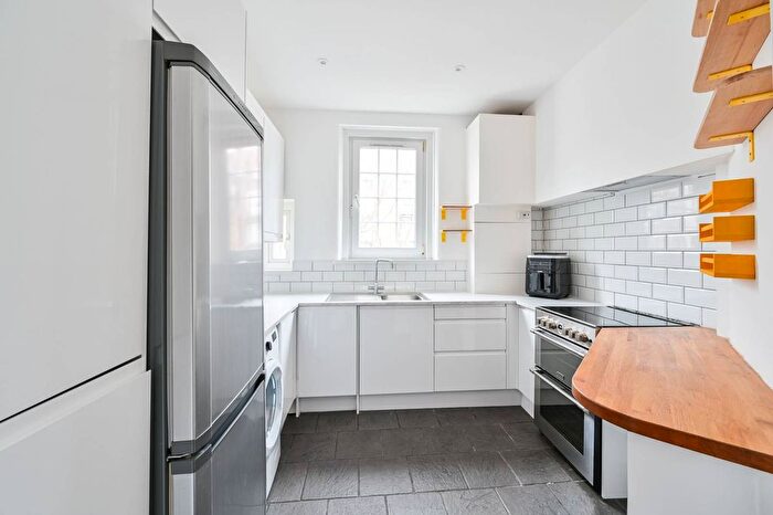 2 Bedroom Flat To Rent In Long Lane, London Bridge, London, SE1