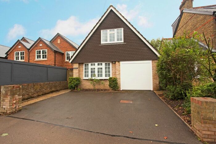 3 Bedroom Detached House To Rent In Hatch Lane, Windsor SL4
