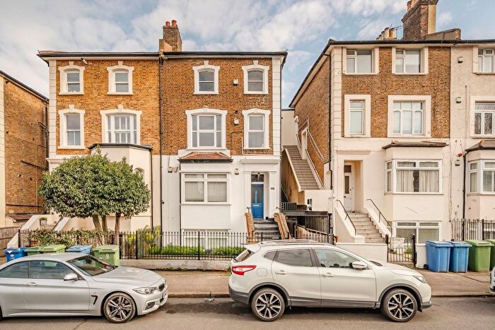 1 Bedroom Flat For Sale In Lordship Lane, East Dulwich, SE22