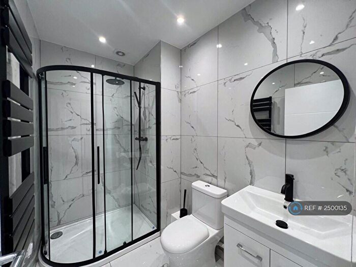 4 Bedroom Flat To Rent In Rye Lane, London, SE15