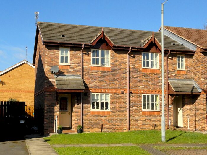 2 Bedroom End Of Terrace House To Rent In Castle Mews, Scawthorpe, Doncaster DN5