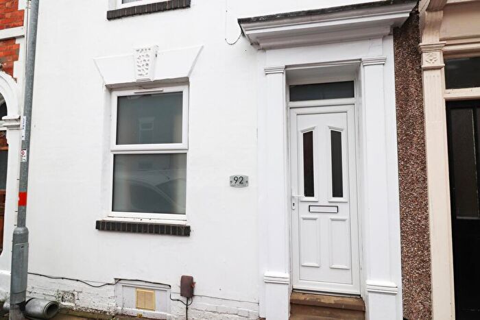 4 Bedroom House Of Multiple Occupation To Rent In Lower Thrift Street, Northampton, NN1