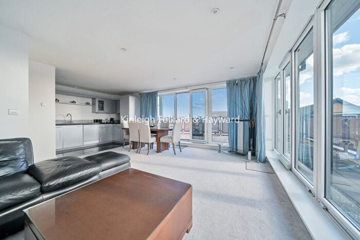 2 Bedroom Flat To Rent In Sherman Road, Bromley, Kent, BR1