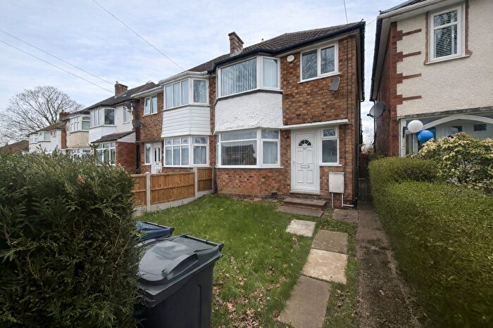 3 Bedroom House To Rent In Walkers Heath Road, B38