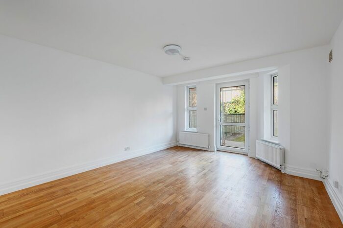 3 Bedroom Flat To Rent In Very Near Mattock Lane Area, Ealing, W13