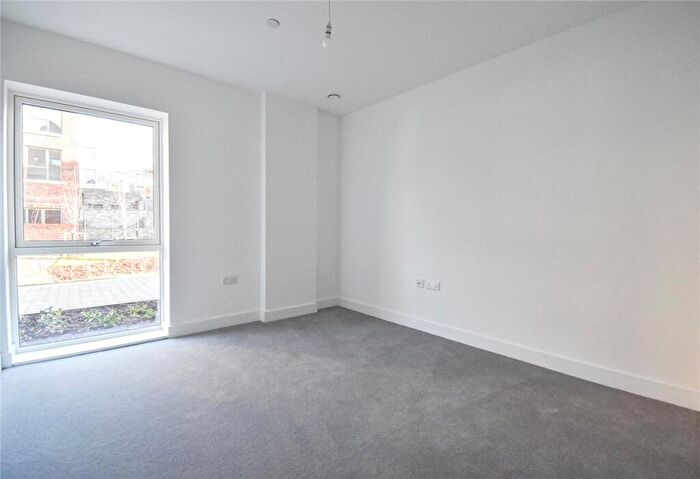 2 Bedroom Apartment To Rent In Bragg Way, Cambridge, CB5