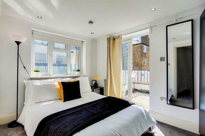 3 Bedroom Flat To Rent In Bell Street, London, NW1