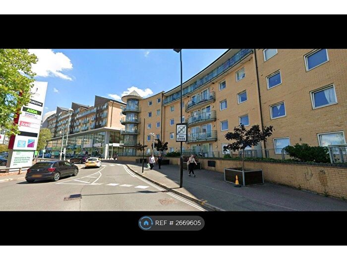 2 Bedroom Flat To Rent In Berberis House, Feltham, TW13