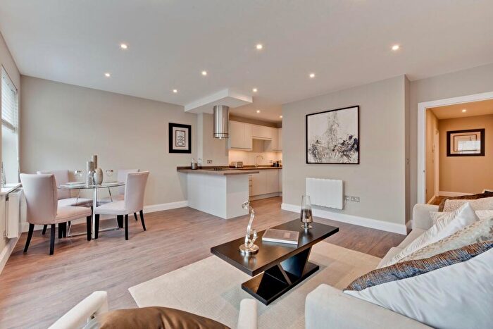 1 Bedroom Apartment For Sale In High Street, Walton-on-Thames, KT12