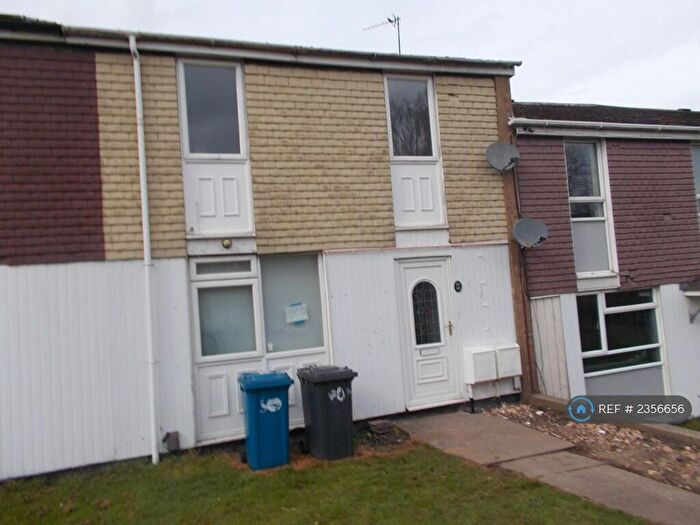 2 Bedroom Flat To Rent In Hamble, Tamworth, B77