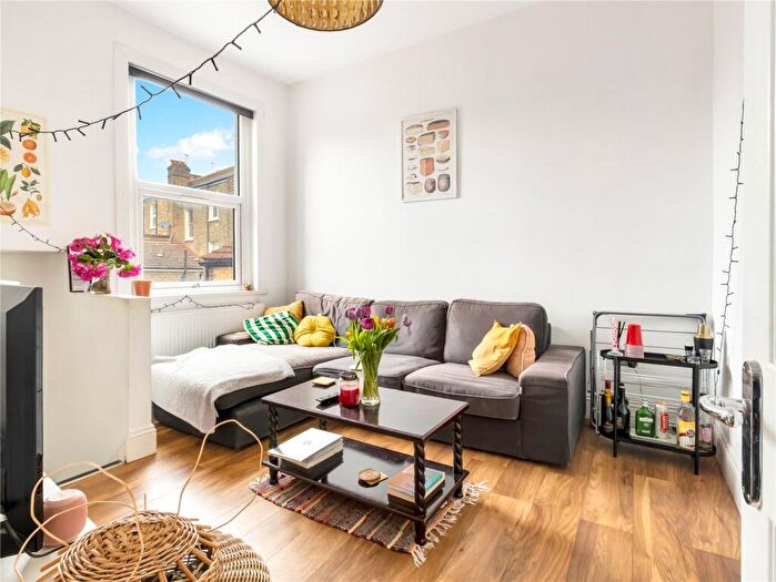 4 Bedroom Apartment To Rent In Nightingale Road, London, E5