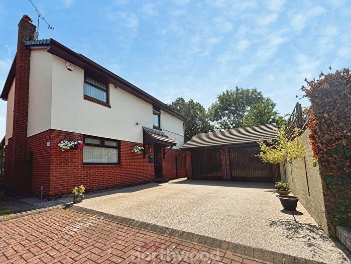 4 Bedroom Detached House For Sale In Broadwater Drive, Dunscroft, Doncaster, DN7