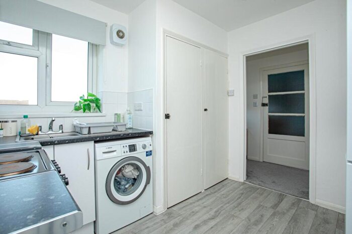 1 Bedroom Flat For Sale In Balmoral Road, Garlinge, Margate, Kent, CT9 - Photo 4