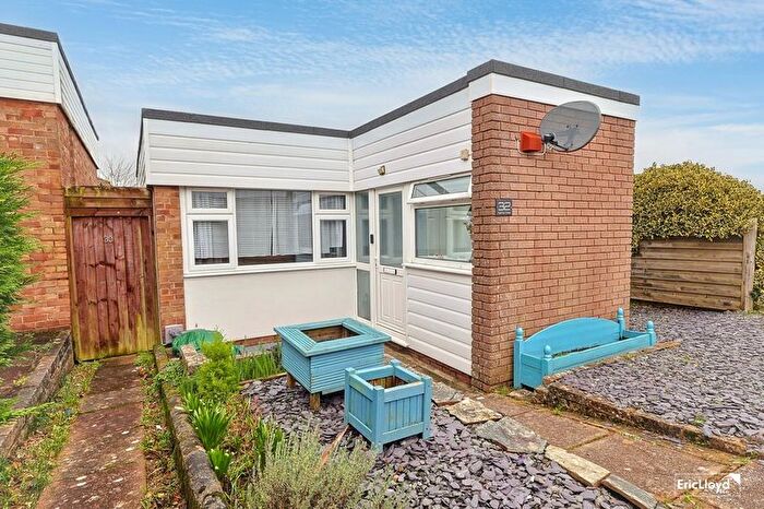 2 Bedroom Bungalow For Sale In Marina Close, Brixham, TQ5