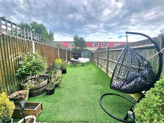 3 Bedroom End Terrace House For Sale In Howe Road, Alver Village, Gosport, PO13
