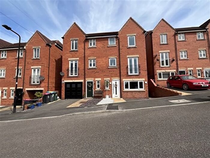 3 Bedroom Semi-Detached House For Sale In Kingfisher Grove, Aston Manor, Swallownest, Sheffield, S26