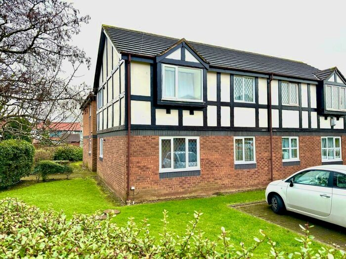 1 Bedroom Apartment For Sale In Greenfinch Court, Blackpool, Lancashire, FY3