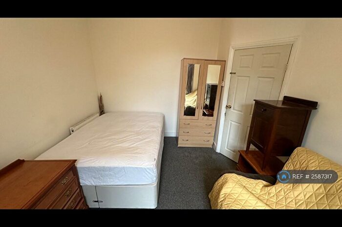 3 Bedroom Flat To Rent In St. Johns Road, Wembley, HA9