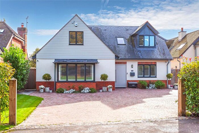 5 Bedroom Detached House For Sale In Bovingdon Green, Marlow, Buckinghamshire, SL7
