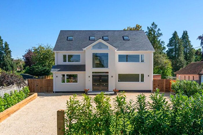 6 Bedroom Detached House For Sale In New Road, Aston Clinton, HP22