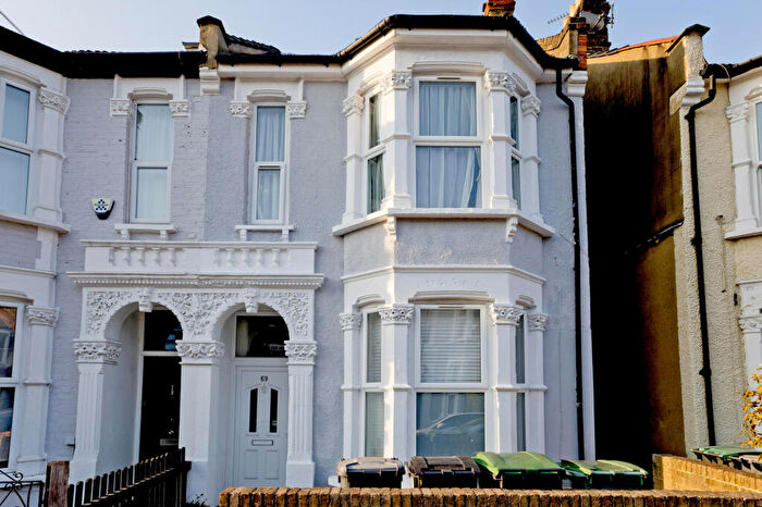 2 Bedroom Flat To Rent In Raleigh Road, London, N8