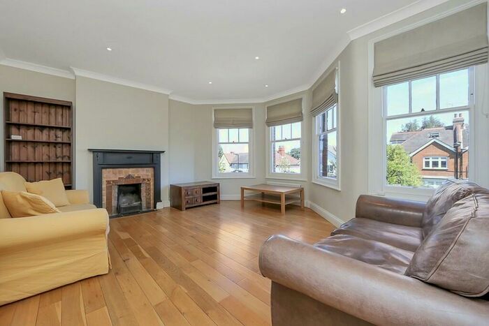 3 Bedroom Apartment To Rent In Nightingale Lane, Hornsey, London, N8