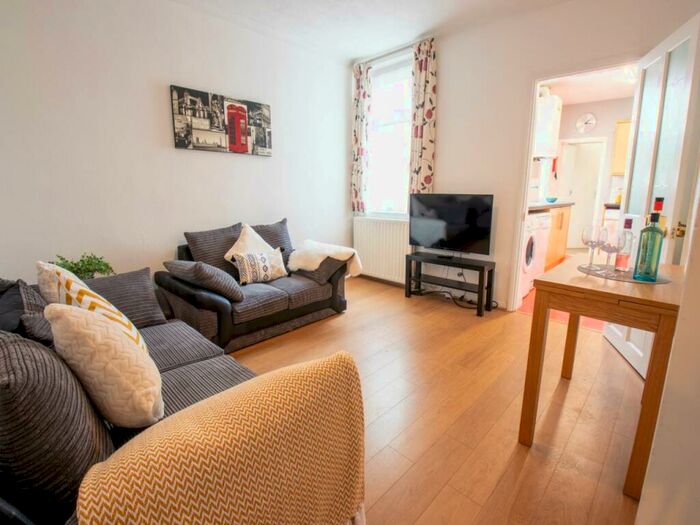 4 Bedroom House To Rent In Trinity Road, Gillingham, Kent, ME7