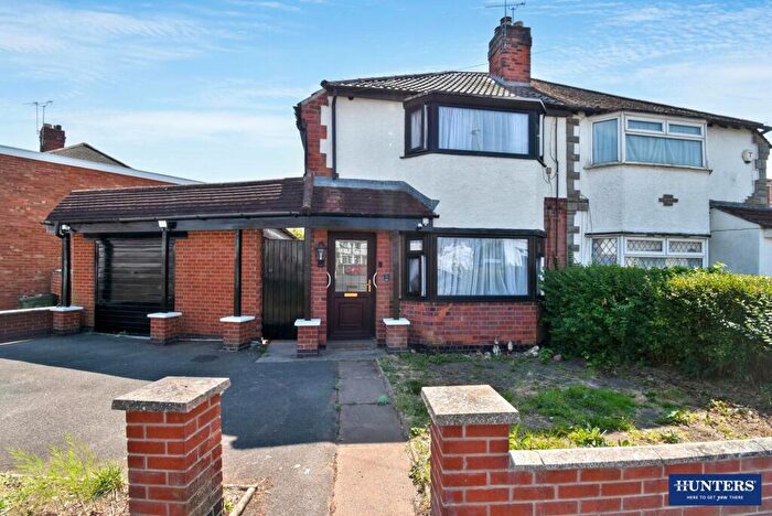 3 Bedroom Semi-Detached House For Sale In The Crescent, Wigston, LE18