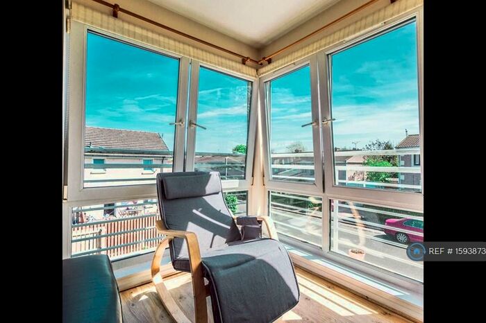 2 Bedroom Flat To Rent In Saughton Mains Gardens, Edinburgh, EH11