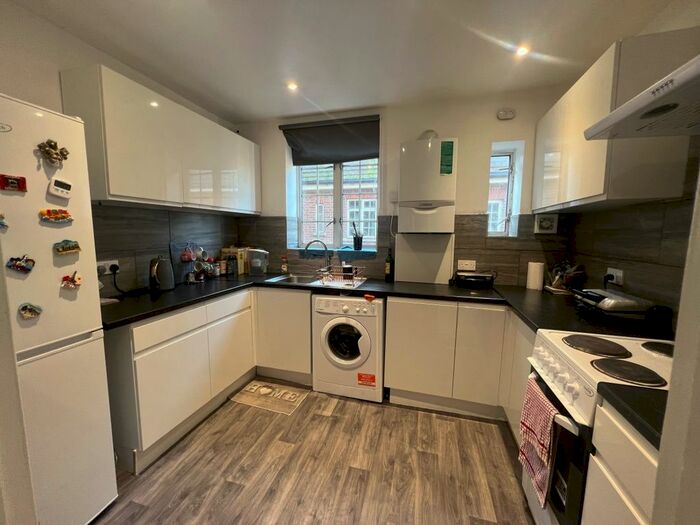 2 Bedroom Flat To Rent In Gunnersbury Avenue, London, W5