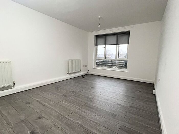 2 Bedroom Flat To Rent In Washbourne Court, Edmonton, N9