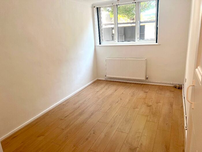 1 Bedroom Flat To Rent In Corporation Street, Islington, N7
