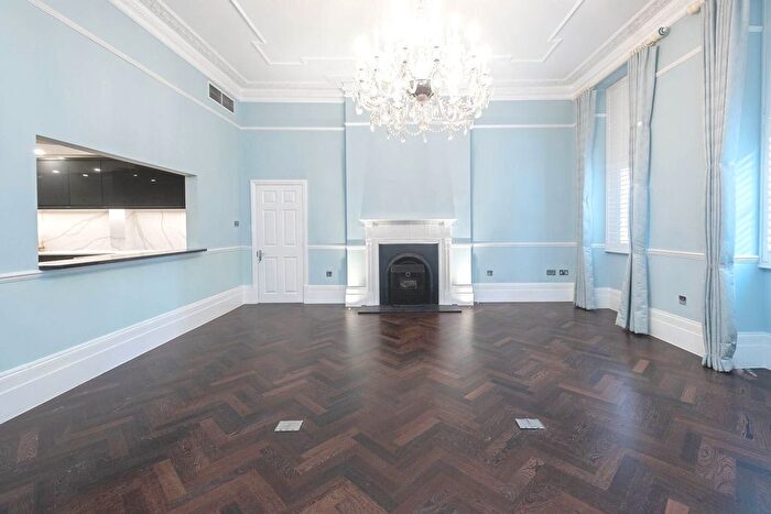 2 Bedroom Flat To Rent In Hinde Street, Marylebone, W1U