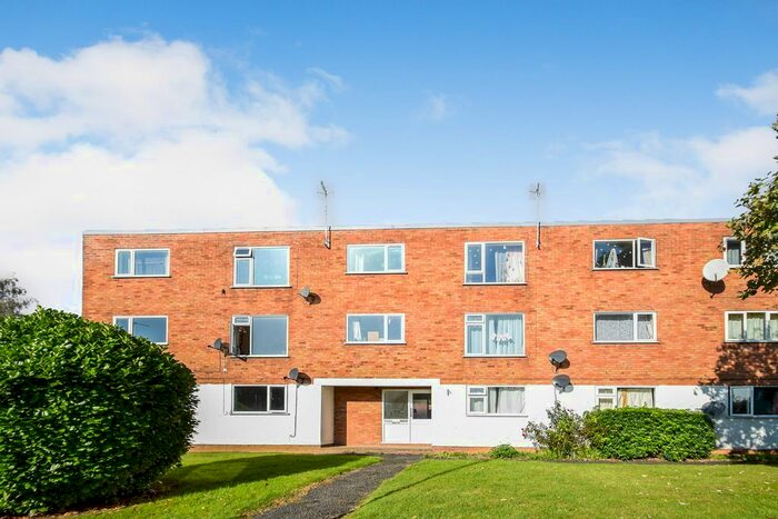2 Bedroom Flat For Sale In The Flats, Farleigh Road, Pershore, WR10