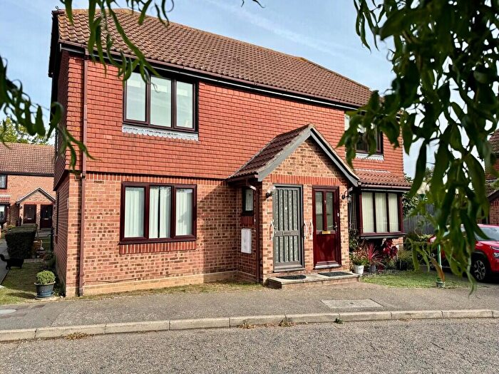 2 Bedroom Flat For Sale In Wantz Haven, Maldon, CM9