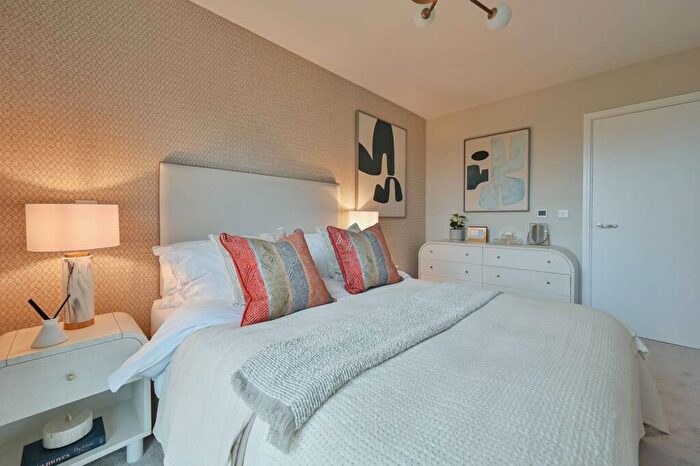 3 Bedroom Flat For Sale In Northwick Parkside, Harrow, HA1